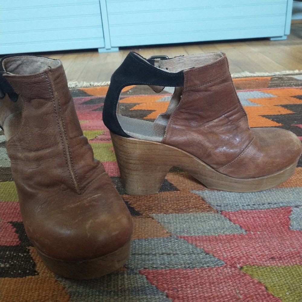 Free People Clogs, size 37